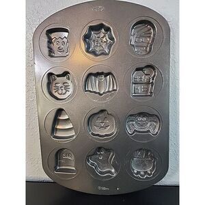 Rare Halloween Non-Stick Cookie Shapes Pan Ghost, Pumpkin, Bat, Cat & RIP‎ Shape